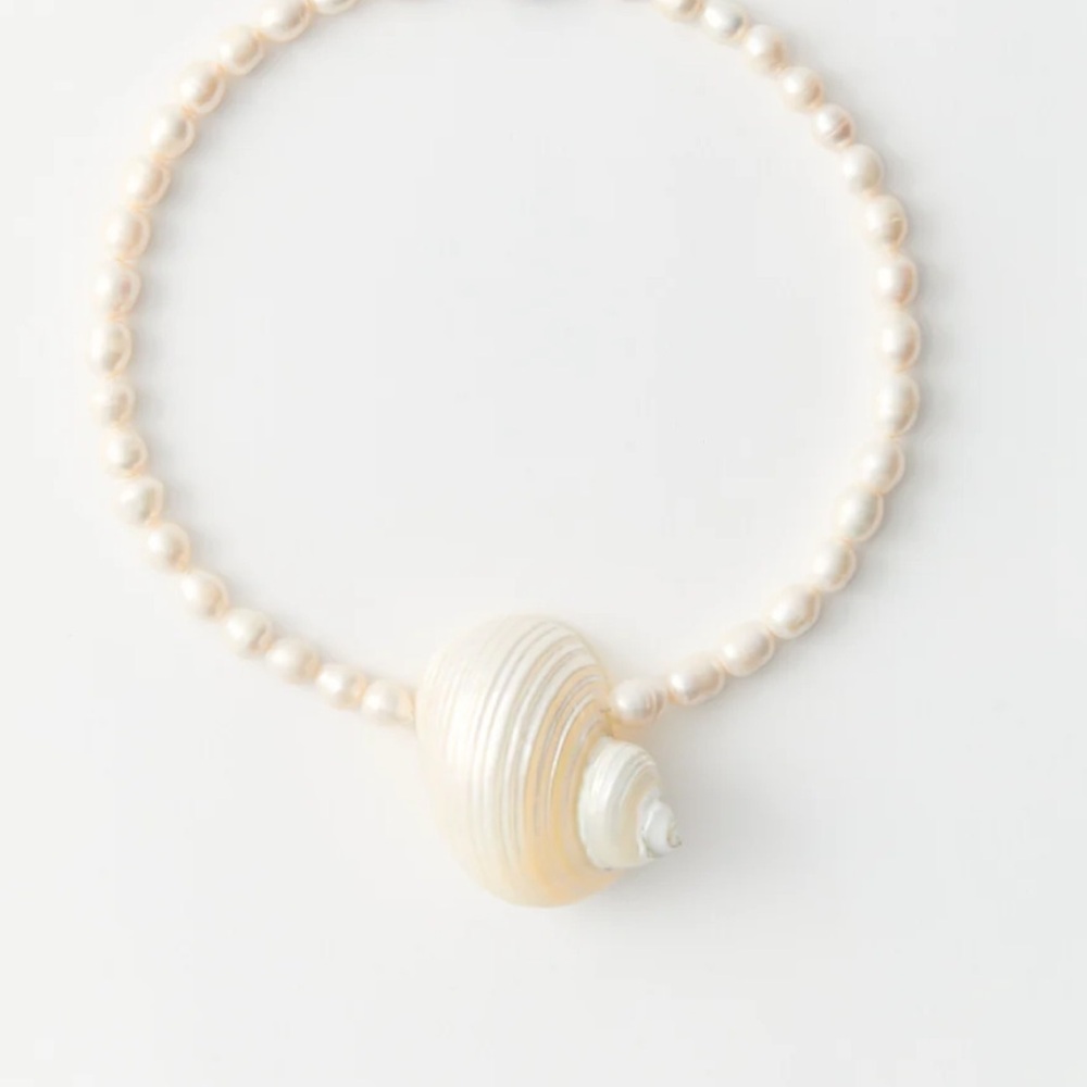 Elegant Pearl and Shell Necklace
